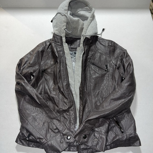 Joujou Jackets & Blazers - J2 by Jou Jou Faux Leather Women's Size Large Cropped Jacket